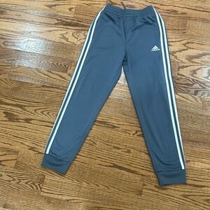 Adidas pants size 10/12 good condition kids